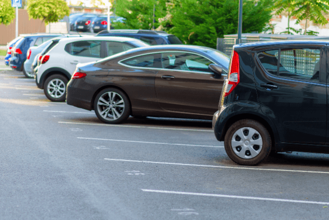 Imagine Spațiile comerciale și parcările în ansamblurile rezidențiale noi – află cum acestea completează investiția în ansamblu